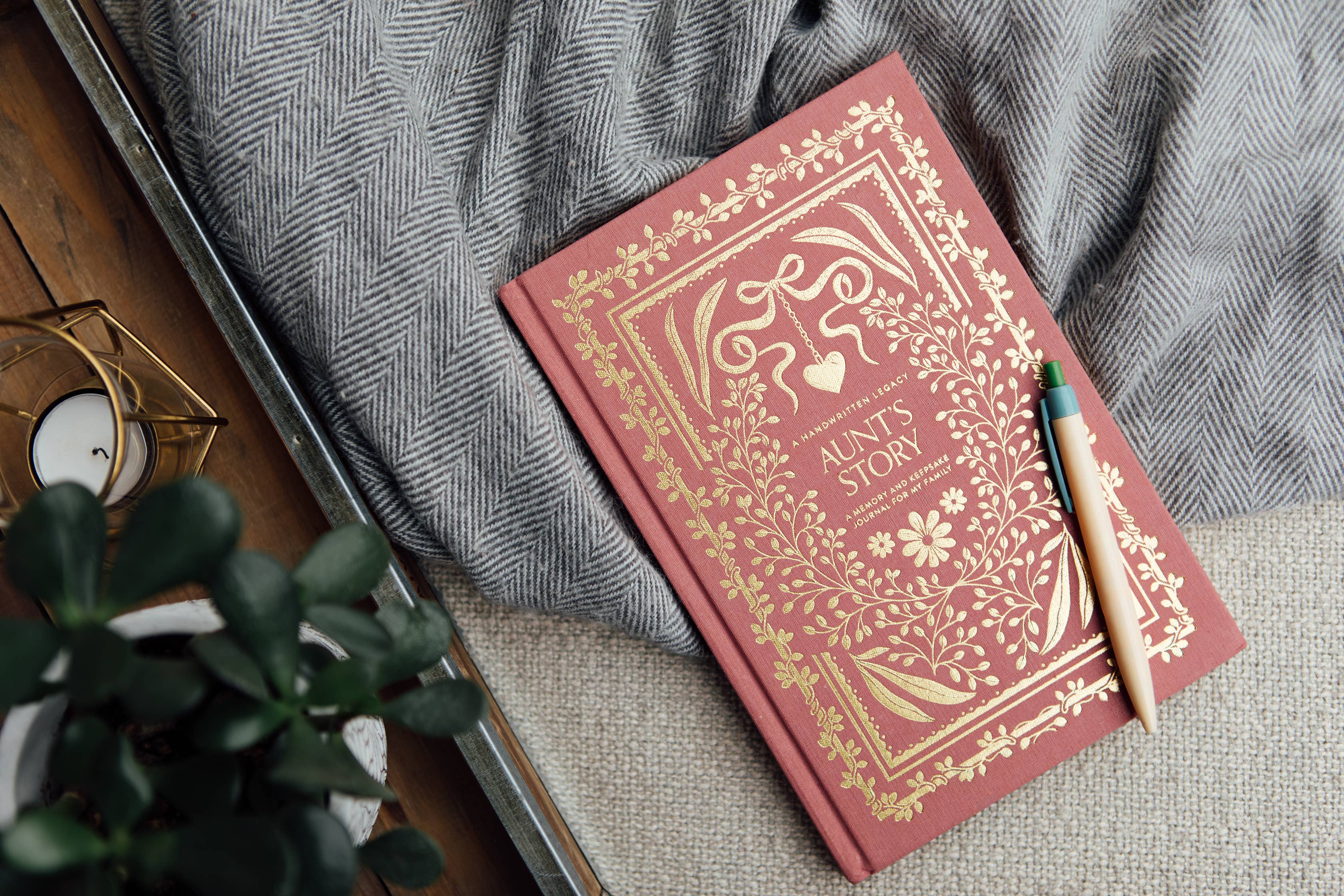 Aunt's Story: A Memory and Keepsake Journal for My Family